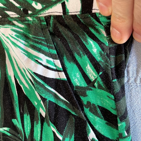3X capris. Green, black, and white. - Picture 5 of 5